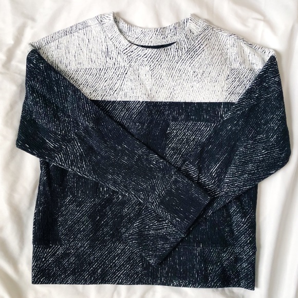 Banana Republic Black & Gray Textured Sweatshirt - Picture 5 of 6